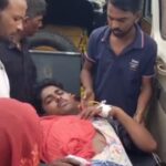 महिला को करता था मोबाइल पर परेशान, विरोध करने पर मारी कुल्हाड़ी