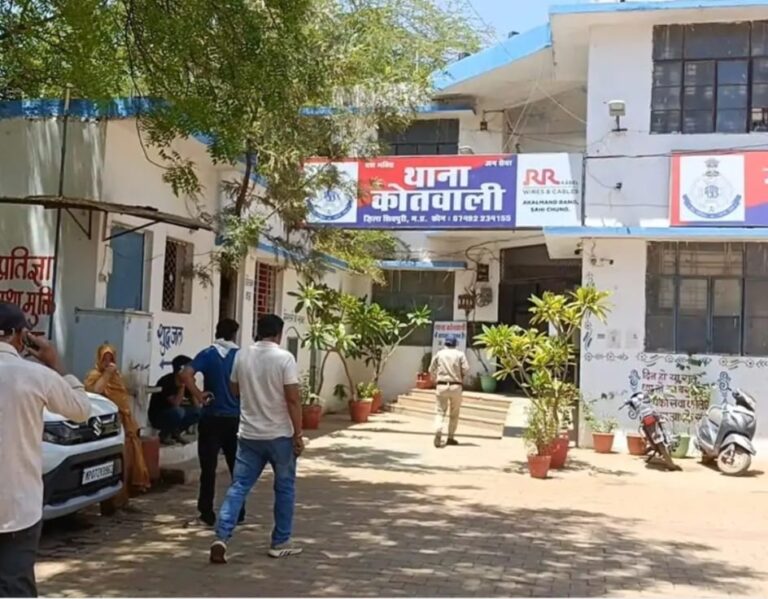 लाइब्रेरी में प्रेम की किताब पढ़कर रफूचक्कर हुई युवती, दो दिन में पुलिस ने ढूंढ निकाला