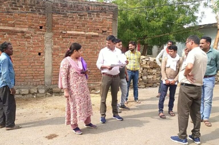 आदिवासियों के नाम से पशु लेकर दूध पी रहे थे दबंग, एसडीएम ने कराई एफआईआर