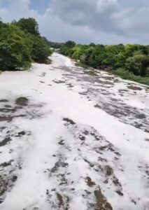 शहर के नालों की गंदगी का चांदपाठा झील से हुआ मिलन