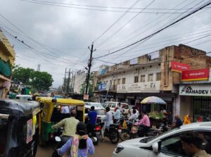 महंगे पेट्रोल के बीच शिवपुरी में कम एवरेज दे रहीं गाड़ियां, आमजन की कट रही जेब