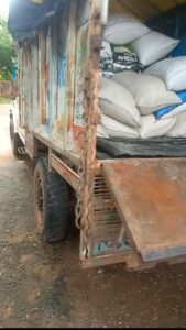 केंद्रीय मंत्री के दावे के खिलाफ जिले में रसद माफिया हावी