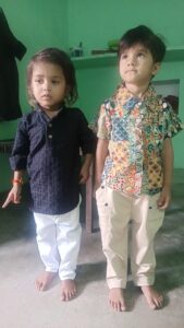 कीटों का नाश करने लाए थे दवा, अपने ही दो बच्चों की गई जान, दंपत्ति गंभीर