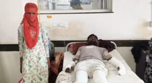 स्कूली छात्रा के साथ अश्लील हरकत करने वालों से बचाने गए पिता के तोड़े हाथ-पैर