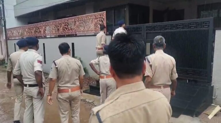 नगरपालिका में हुए घोटाले की विवेचना में जुटी पुलिस, आरोपी फरार