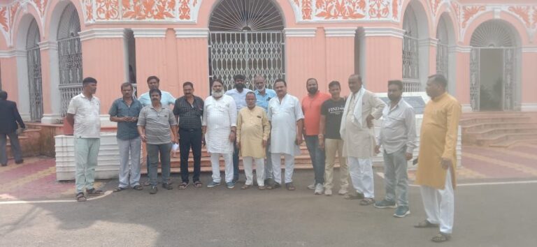 नपा में हुए गिट्टी-डस्ट घोटाले की पार्षदों ने की कलेक्टर से शिकायत, शुरू हुई जांच