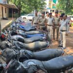 दो चोरों के कब्जे से पुलिस ने बरामद की 15 लाख रुपए कीमत की 27 बाइक