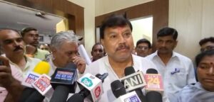 प्रभारी मंत्री का जादू चला, नपाध्यक्ष के विरोधी पार्षदों के बदले सुर, बोले शहर विकास पहले