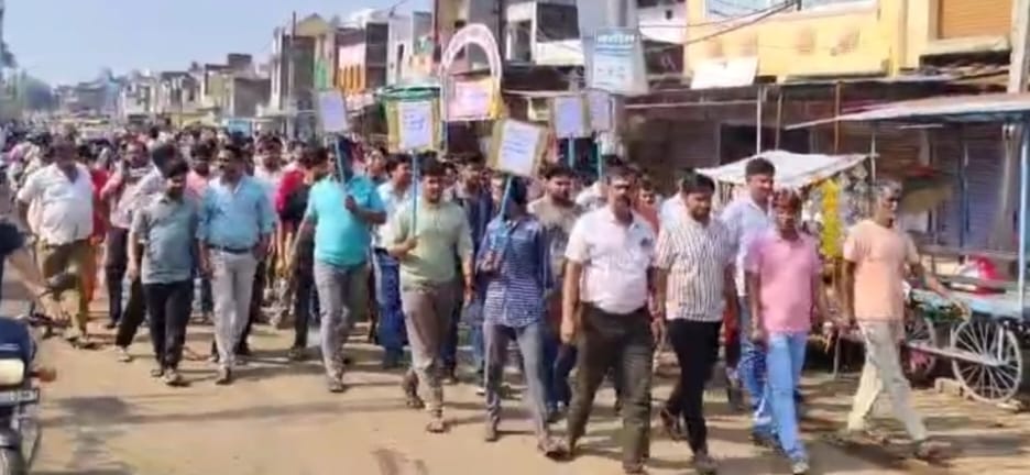 जिले में बिगड़ रहे हालात, अब ढूंढे से नहीं मिल रहे आपसे खून का रिश्ता बताने वाले