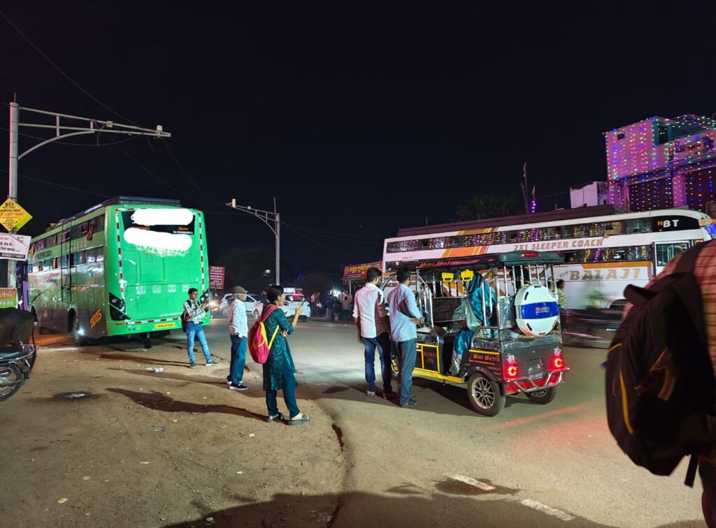 त्यौहार पर घर आने में भी कटी जेब, प्राइवेट बसों में दोगुना किराया वसूल रहे, परिवहन विभाग मौन