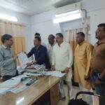 पार्षदों ने एडीएम को दिया ज्ञापन, वार्ड 17 और 25 में भी सड़क के नाम पर हुआ घोटाला