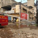 शिवपुरी शहर में लगे विद्युत डीपी को नगरपालिका के कचरे से खतरा, आग लगने से हो रहा नुकसान