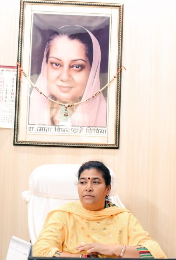 ब्रांड की खबरों को झुठला रहीं नपाध्यक्ष, ना जाने कौन सा बीटों रोके हुए है गायत्री को कुर्सी पर..?