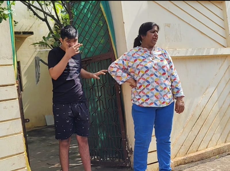 मोबाइल रेडिएशन से मानसिक दिव्यांग व नेत्रहीन हो रहे बच्चे, 50 फीट पर दूसरा टॉवर लगाने की तैयारी