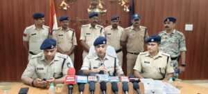 दंपत्ति को बंधक बनाकर लूटपाट करने वाले दो आरोपी दबोचे, सभी आसपास के गांव के निकले