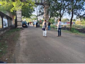 नगरपालिका ने भ्रष्टाचार करने में अंतिम यात्रा की सड़क को भी नहीं छोड़ा, सिंगल लेयर डालकर निकला पूरा भुगतान