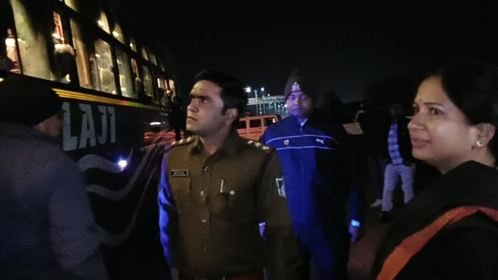 आखिरकार सड़क पर यात्री बसों को चेक करने आईं आरटीओ, आग बुझाने के संयंत्र मिले खराब