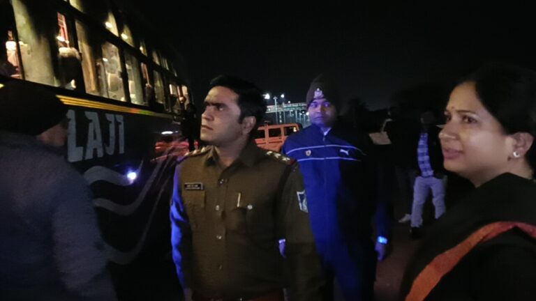 आखिरकार सड़क पर यात्री बसों को चेक करने आईं आरटीओ, आग बुझाने के संयंत्र मिले खराब