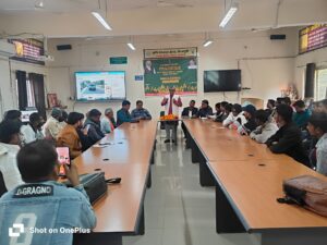 सरकार कर रही किसान का सम्मान, व्यापारी की लूट से परेशान अन्नदाता लगा रहा सड़क पर जाम