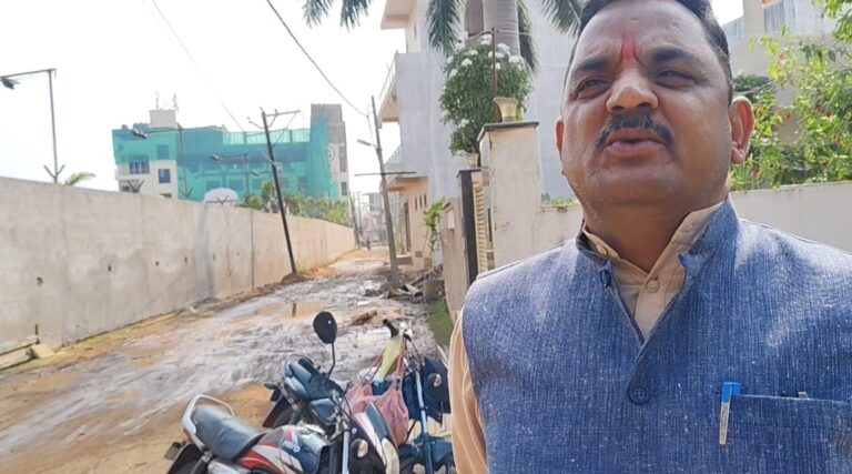 डिस्ट्रीब्यूशन लाइन फूटने का जब भेजा वीडियो, सीएमओ ने जवाब दिया: ज्ञान बहुत देते हैं लोग