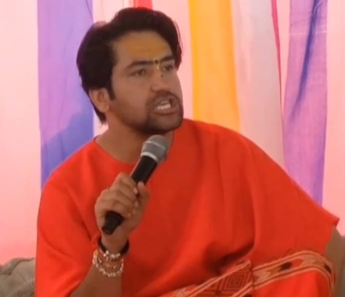 भारत को खोखला कर रहा भ्रष्टाचार, व रूढ़ीवादिता: बिगड़ा सिस्टम सरकार और बाबा नहीं सुधारेंगे