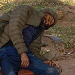 ठंड से ठिठुर कर मर गया बस स्टेंड पर आया युवा यात्री, नपा ने अभी तक नहीं जलवाए शहर में अलाव