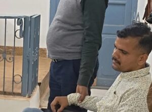 कलेक्ट्रेट में लोकायुक्त की टीम ने एडीएम आफिस से स्टेनो को रिश्वत लेते दबोचा