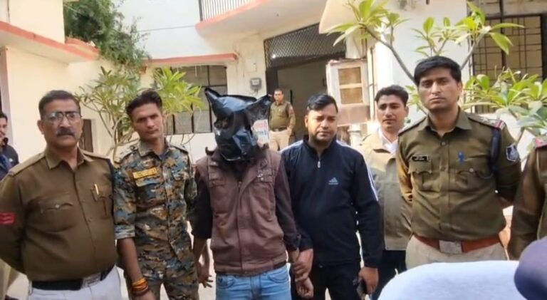 महिला का पैंडल झपट कर भागने वाला दबोचा, नवाब सर्राफ तक घूम आई पुलिस, माल बरामद