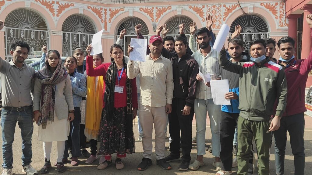 मंत्री गिना रहे स्वास्थ्य सेवाओं की उपलब्धियां, इधर 3 माह से कर्मचारियों को नहीं मिला वेतन