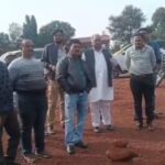 अपनी जमीन को फ्रंट में लाने के लिए विधायक ने किया दूसरे की जमीन को सड़क में मिलाने का प्रयास