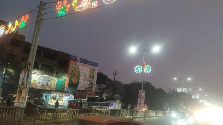 मूलभूत सुविधाओं से महरूम शिवपुरी शहर की जनता अपने दर्द भुलाकर स्वागत सत्कार में सबसे आगे