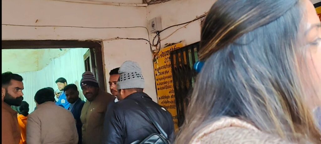 नगरपालिका कार्यालय बदलने को तैयार नहीं पार्षद, एजेंडे के बिंदुओं पर लिखित में दर्ज कराई असहमति