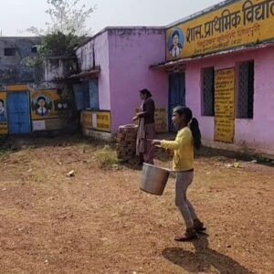 जिला मुख्यालय के एक शासकीय स्कूल पर भूमाफिया की नजर, रजिस्ट्री व रिकॉर्ड चोरी, 43 कमरों पर नशेड़ियों का कब्जा