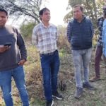 जब तक ढूंढ रहे थे जमीन का ग्राहक, तब तक किसी दूसरे ने अपनी जमीन बताकर करा दी रजिस्ट्री