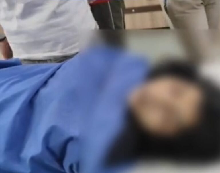 होटल में कॉलेज छात्रा ने लगाई फांसी, हुई मौत, फिजिकल थाना परिसर में युवक ने ब्लेड से काटा अपना गला व पेट