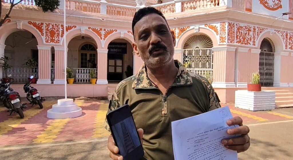 यह कैसी जनसुनवाई..?, फौजी देश की रक्षा करे या अपने घरवालों को सुरक्षित करे, 5 साल से मिल रहे आश्वासन