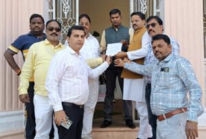 दमनकारी परिवहन नीति के खिलाफ होली से एक दिन पूर्व बंद हो जाएंगी यात्री बसें, दिया ज्ञापन