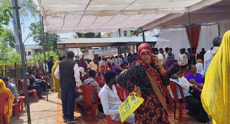 तुम्ही ने दर्द दिया है, तुम्ही दवा देना: इस पुराने प्रसिद्ध गीत की तर्ज पर शिवपुरी में लग रहा मेगा स्वास्थ्य कैंप