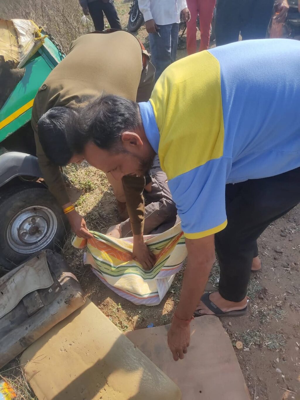 सड़क हादसों का दिन: तीन दुर्घटनाओं में 4 की मौत, 8 लोग लड़ रहे जिंदगी के लिए