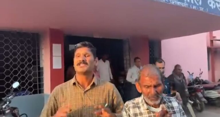 भ्रष्टाचार का गढ़ बनी करेरा तहसील, रिटायर्ड फौजी ने परिवार सहित खुद पर डाला पेट्रोल