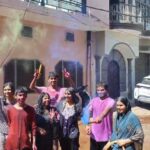 होली में हर तरफ उड़ा रंग-गुलाल, कलेक्टर भी बने सिंगर, सड़कों पर पड़े मिले फटे कपड़े