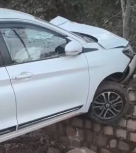 पत्नी लड़कर मायके गई, वहां से किसी अन्य युवक के साथ गई, फांसी के फंदे पर लटका पति