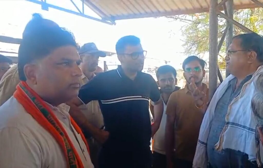 पोहरी मंडी में प्रति क्विंटल 4 किलो से अधिक सरसों खरीद रहा व्यापारी पकड़ा, कांटा जब्त