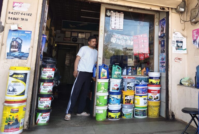 पुराने दुपहिया वाहन में पेट्रोल के साथ डालें टीटू ऑयल, नहीं होगी खराब, बाजार से ऑयल गायब