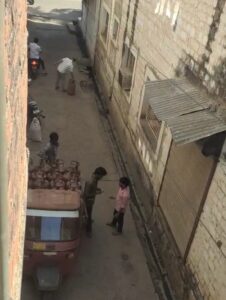 सिलेंडर की होने लगी कालाबाजारी, इंडेक्शन की बढ़ने लगी मांग, विक्रेता बोले: डिमांड बढ़ना तय