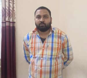 ऊर्जा मंत्री के प्रभार वाले जिले में 20 हजार की रिश्वत लेते ऑपरेटर को रंगे हाथ ईओडब्ल्यू ने दबोचा