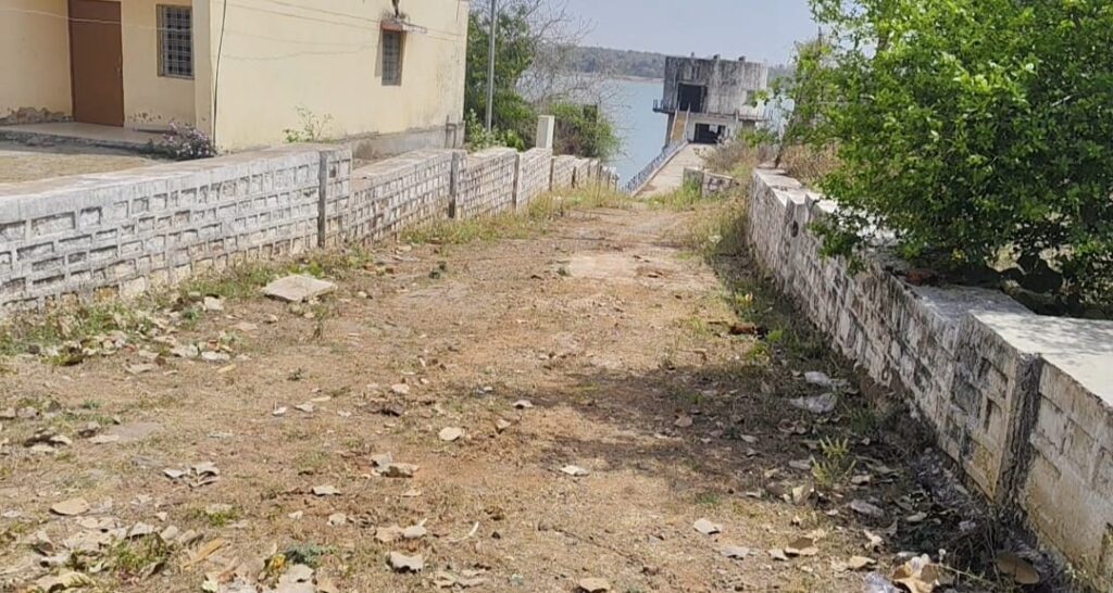 शिवपुरी में पानी के लिए हाहाकार, सिंध जलावर्धन योजना को ऑपरेट करने वाली टीम वेतन न मिलने से नदारद