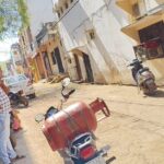 संकट रसोई गैस का: आधा पकाए आधा कच्चा बना रहीं खाना, देर तक चाय न खोलने से उसका स्वाद भी बिगड़ा