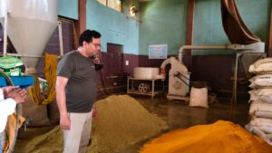 फूड सेफ्टी की दो सदस्यीय टीम ने दो दिन डाला शिवपुरी में डेरा, पिछोर में दो मिठाई की दुकान व शिवपुरी में दो मसाला फैक्ट्री से लिए सैंपल