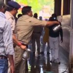 शहर के बीचोबीच होटल में लगी आग, एक घंटे बाद अकेला ड्राइवर दमकल लेकर पहुंचा, उससे पहले कोतवाली पुलिस ने बुझाई आग